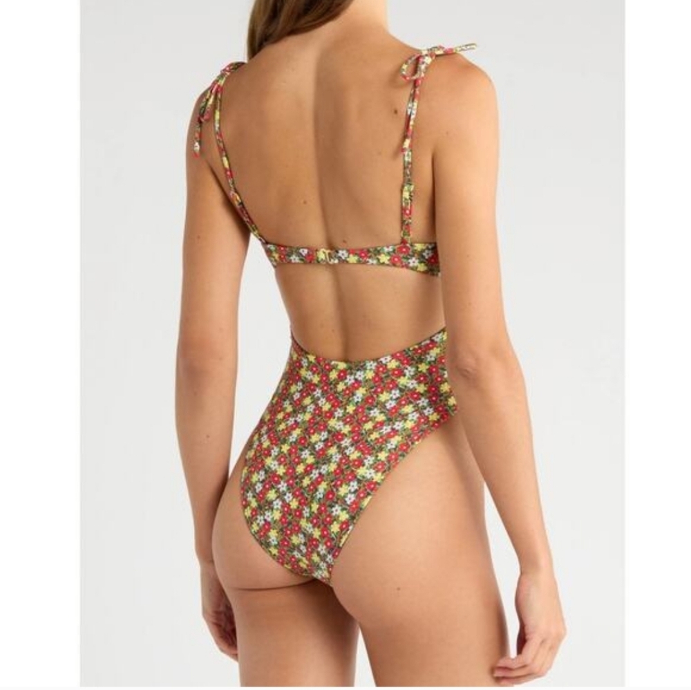 Montce Sienna Petal One‎ Piece Swimsuit - Picture 2 of 16
